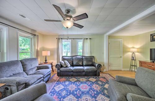 Elf House | Pet-Friendly Waterfront Hayesville Cottage!