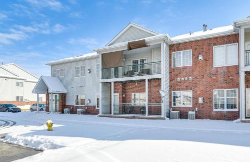 Waukee Apartment | Pet-Friendly Waukee Condo 14 Mi to Des Moines!