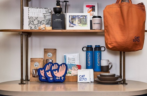 Cole Apartment | Pet Friendly + Well Equipped Corner Suite