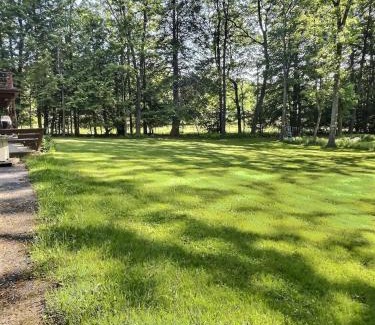 Brookville House | Pet Friendly Wi-fi Firepit Tv