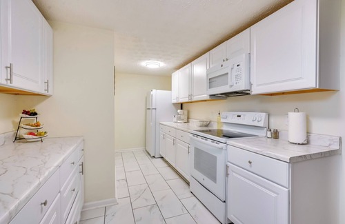 Zanesville Apartment | Pet-Friendly Zanesville Haven w/Game Room!