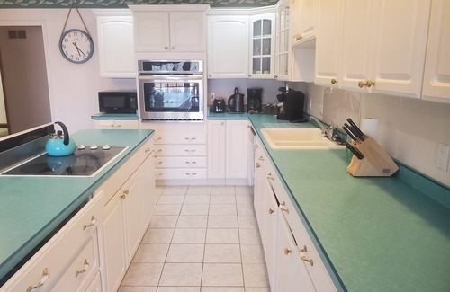 Verona House | Pet FriendlyHot tub space to relax 10min from Madison, Epic, MilitaryRidgeTrail