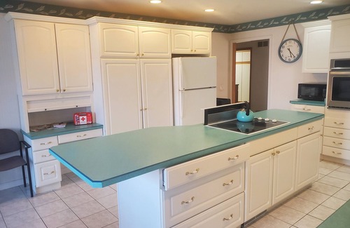 Verona House | Pet FriendlyHot tub space to relax 10min from Madison, Epic, MilitaryRidgeTrail