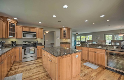 Grass Lake House | Pet-Friendly Grass Lake Retreat w/Game Room!