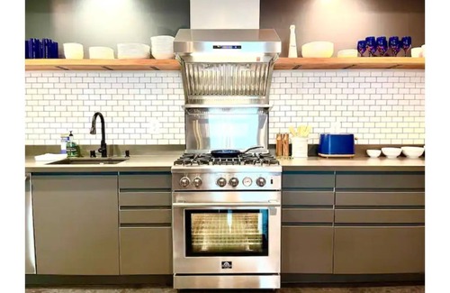 Petaluma Apartment | Petaluma Warehouse Loft Collection Unit E