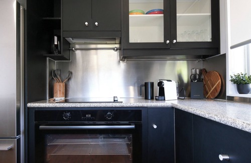 Surfside House | Pete's on the Beach, less than 5 minutes to Batemans Bay CBD