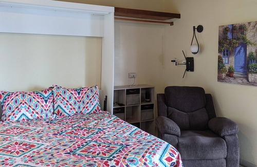 Windward Side Cottage | Peter Hytte is close to everything at great price!