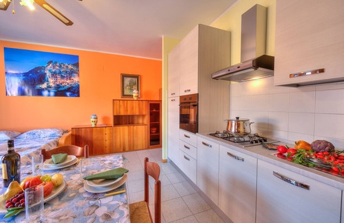 Roe Apartment | Peter - relax & 1 km from lake, Roè Volciano, Italy