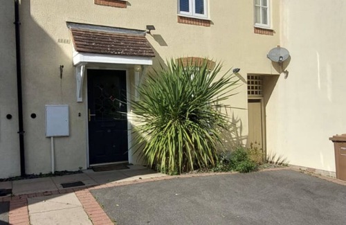 Solihull House | PetFriendly Haven.Parking,WiFi,Solihull:HS2,NEC,Airport. Cosy Retreat.Long Stays