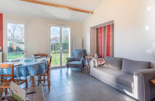 Saint-Georges-de-Pointindoux House | Petite maison à la campagne
