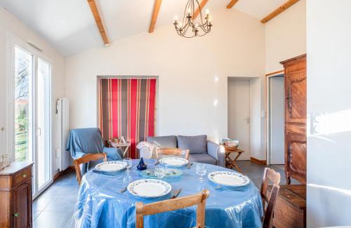 Saint-Georges-de-Pointindoux House | Petite maison à la campagne