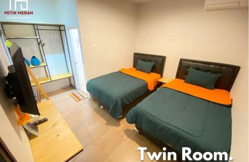Catur Tunggal House | Petik Merah Homestay