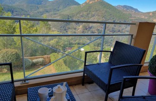 Theoule-sur-Mer Apartment | Petit écrin vue Mer et Montagne