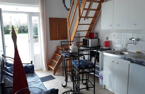 Sainte-Marie-du-Mont Apartment | Petit Appartement Pour 2 Situé à 500 Mètres du Musée D'utah Beach