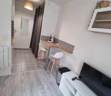 Chaville Apartment | Petit Appartement Cosy