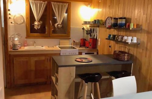 La Condamine-Chatelard Ski Chalet | Petit chalet cosy a saint-Anne 04