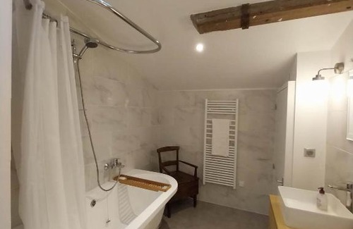 Blasimon House | Petit Est Eco Cottage