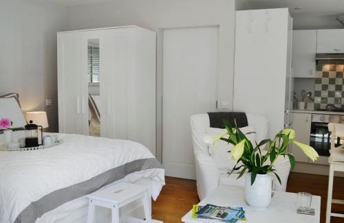 Cuckfield House | Petit Knowle