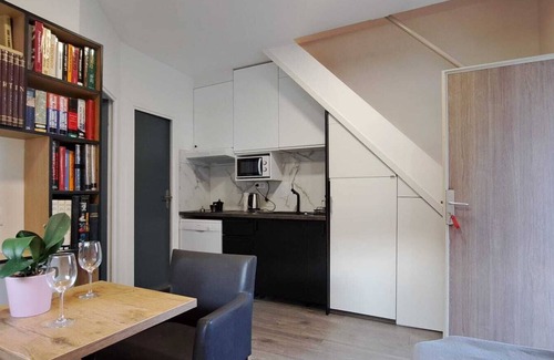 Aulnay-sous-Bois House | Petit Maison Proche de Laéroport et Transports. Animaux Acceptés