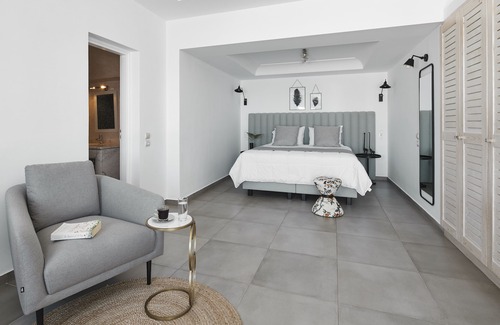 Santorini Hotel | Petit Palace