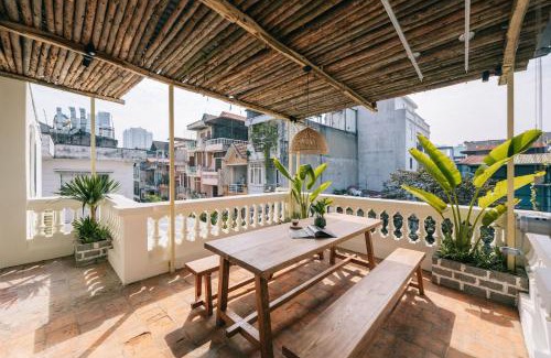 Lang Ha Apartment | PETIT PALAIS Residences-Coffee Shop 247-Laundry Included