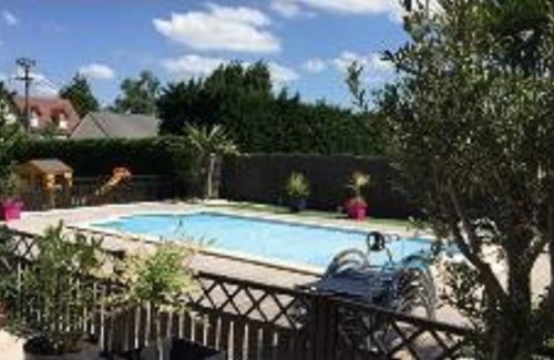 Corgoloin House | Petit Paradis: Modern villa 150m2 with Palm trees pool and 80m2 terrace