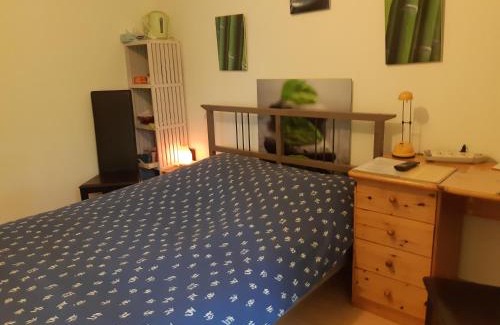 Landerneau Bed & Breakfast | Petit studio - Chambre indépendante au calme