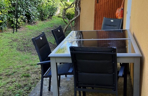 Saint-Cyprien Apartment | Petite Appartement Avec Jardinet qui Domine le Village de Saint Cyprien