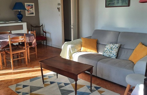 Saint-Cyprien Apartment | Petite Appartement Avec Jardinet qui Domine le Village de Saint Cyprien