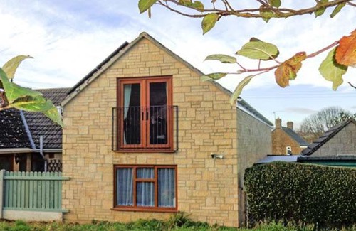 Melplash Apartment | Petite Bella