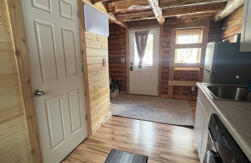 Fishhook Cabin | Petite Cabin With Ladder Loft