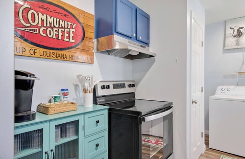 Downtown House | Petite Cottage near Downtown w/extra parking
