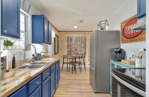 Downtown House | Petite Cottage near Downtown w/extra parking