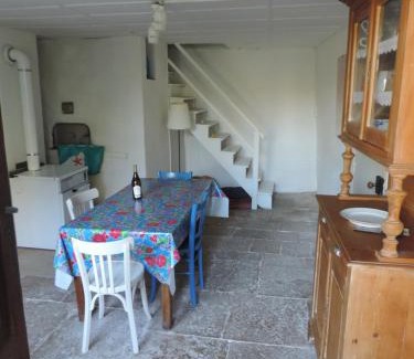 Saint-Germain-en-Montagne House | Petite maison rustique
