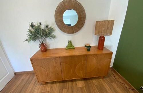 Saint-Maurice-de-Remens Apartment | Petite maison de village