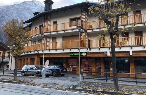 Courmayeur Apartment | PETITE MAISON: 50 steps from the cable car !
