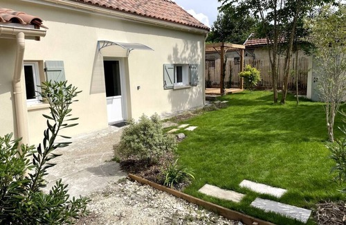 Floirac House | Petite Maison au Calme Avec Jardin aux Portes de Bordeaux
