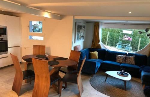 Belmont-sur-Lausanne House | Petite maison à l'orée des bois vue magnifique sur le lac zenitude et plénitude