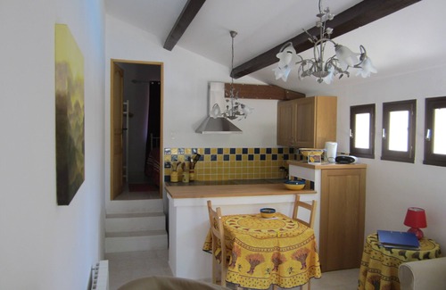 Cornillon House | Petite Maison Clos Neuf - Provencal. Villa, large pool, quiet, in the vineyard