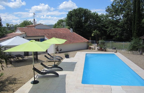 Cornillon House | Petite Maison Clos Neuf - Provencal. Villa, large pool, quiet, in the vineyard