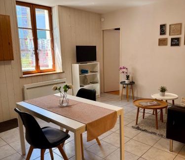 Auxonne Apartment | Petite Maison Cosy