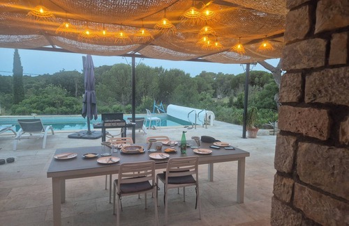 Puget-sur-Argens House | Petite Maison en Pleine Nature Avec Piscine