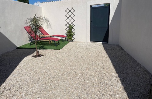Orange House | Petite Maison Individuelle de 40m2 Avec Jardin de 50 m2 Sans vis à vis