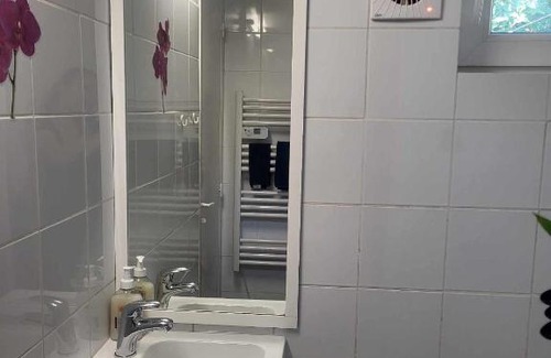 Juvisy-sur-Orge Apartment | Petite maison Juvisy, Orly 7 min, Paris 15min