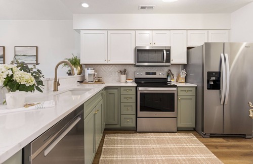 Pawleys Island Condo | Petite Palmetto at True Blue. Luxe top floor condo