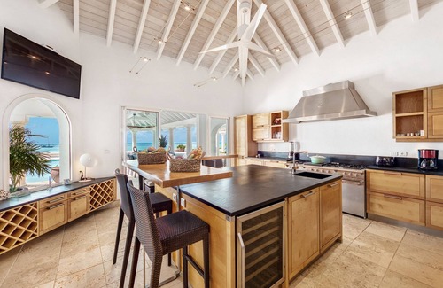 Grand Case Villa | Petite Plage 5 - Exclusive Beachfront Villa