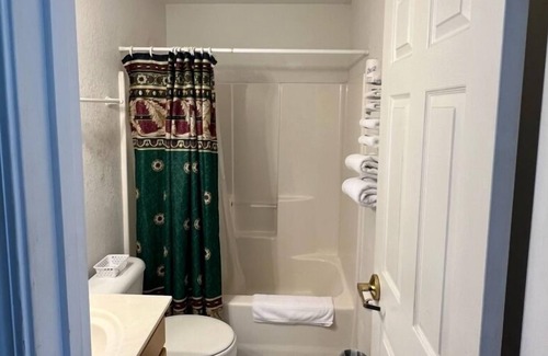 Renault Bed & Breakfast | Petite Queen Economy Room in a Friendly Town!