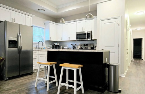 Northeast Pensacola House | Petite Stay - Private 2bed/2bath house 4 min from Pensacola Airport with WiFi/AC