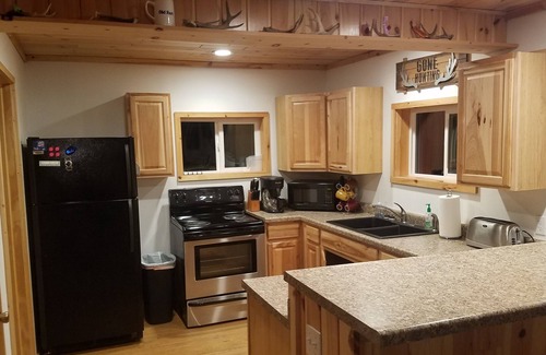 Petoskey Cabin | Petoskey - Enjoy the great outdoors from the Cozy and peaceful cabin!