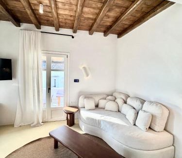 Tholaria Apartment | Petradi Studios & Villa